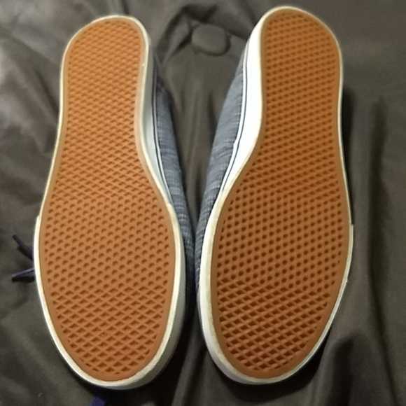 Vans - Picture 3 of 4